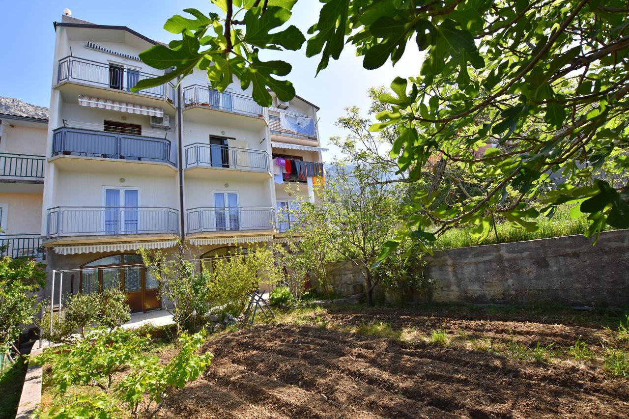 Apartment Angelina Brela Esterno foto